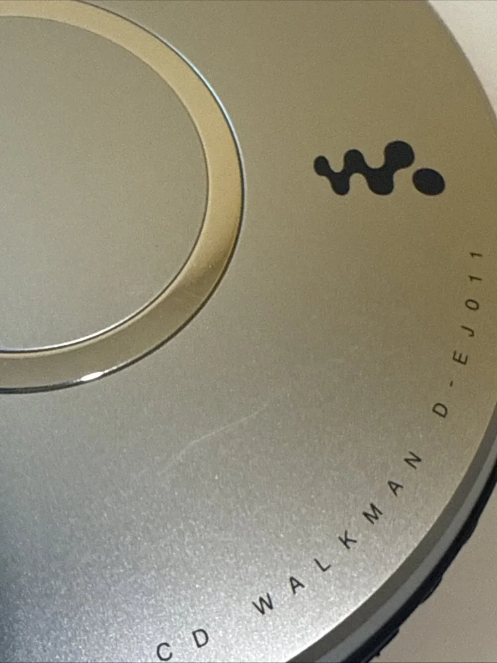 VTG Sony D-EJ011 CD Walkman Portable CD Player Discman Tested Sport Headphones